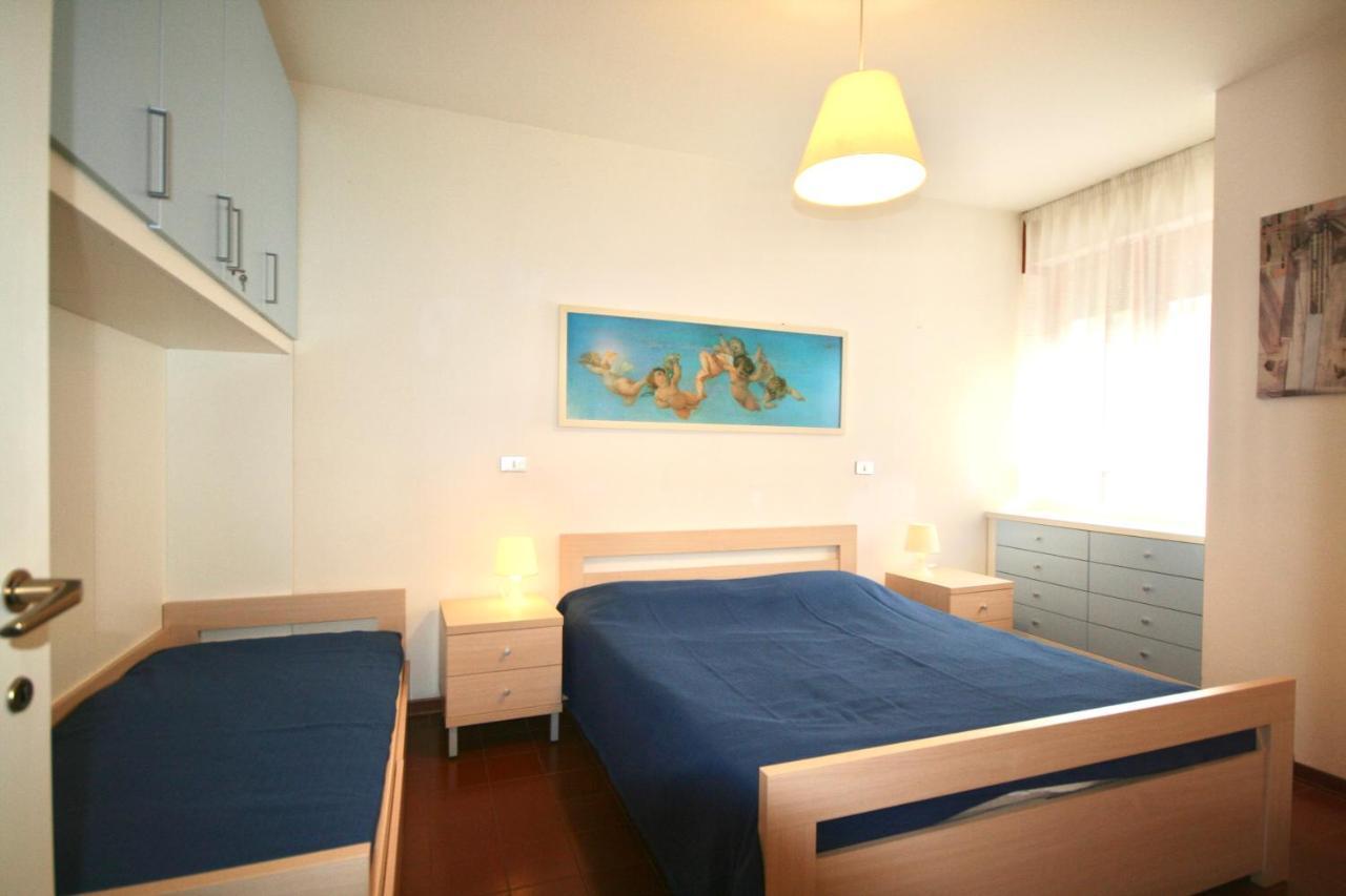 Ba- Althea - Piscina- Apartment Lignano Sabbiadoro Luaran gambar