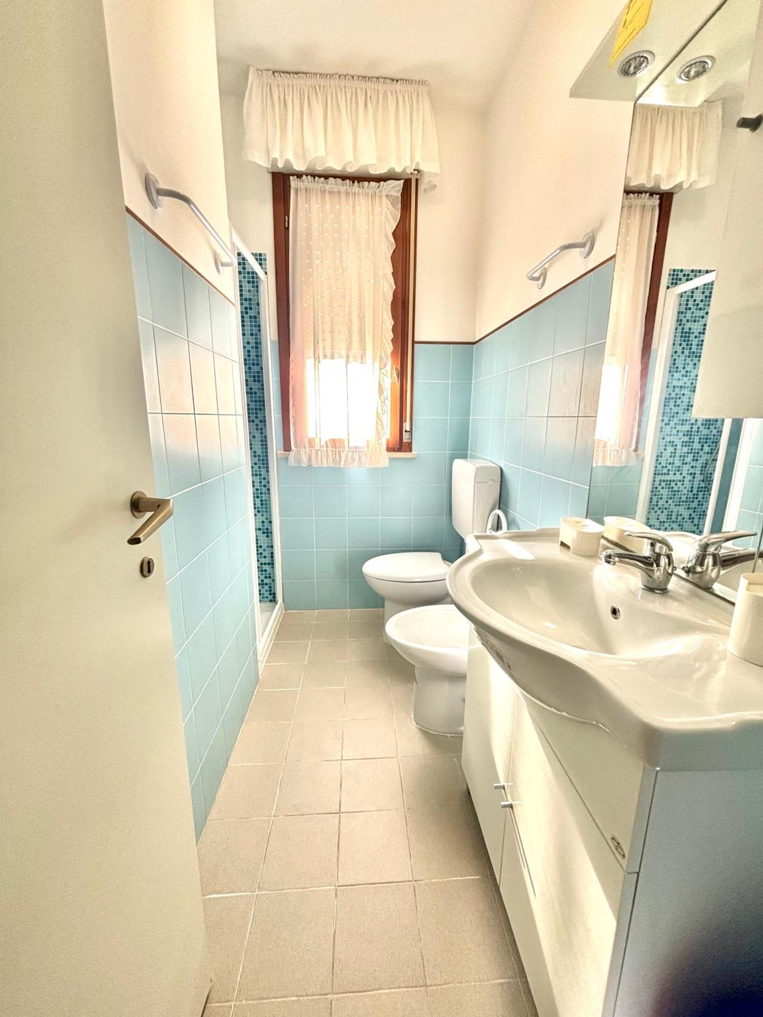 Ba- Althea - Piscina- Apartment Lignano Sabbiadoro Luaran gambar